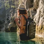 Črn vodotesni nahrbtnik za daljša potovanja in avanture – Zulupack® Indy 40L