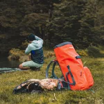 Oranžni vodotesni nahrbtnik za večdnevne pohode in vodne športe – Zulupack® Nomad 35L IP67
